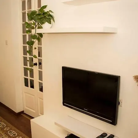 Boutique Style, Seaside, Well Equipped In The Heart Of
