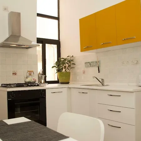 Apartment Boutique Style, Seaside, Well Equipped In The Heart Of Sliema